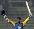 Tharanga, Jayawardene guide Lanka to an easy win