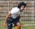 Ishant picks up freak injury during practice