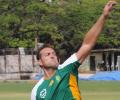 Jacques Kallis: 'I'm fit and enjoying my bowling'