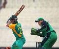 Duminy anchors SA into last eight