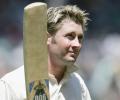 Michael Clarke signs new bat-deal