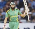 Amla, De Villiers guide South Africa to easy win