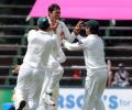 Late flurry of wickets cheer Pakistan vs SA