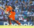 Netherlands beat Ireland in stunning run-chase to make Super-10