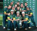 Australia scramble to victory, reclaim number one ranking