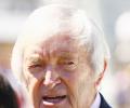 Former Australia captain and broadcaster Benaud dies