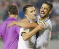 MLS: Keane double lifts Galaxy top in the West