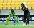 Afridi blitz in vain as New Zealand spank Pakistan