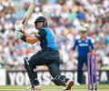 New Zealand beat England in high-scoring 2nd ODI