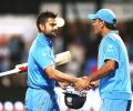 Hindi is ideal, everyone understands it but batsman doesn't: Dhoni