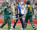 De Villiers steers South Africa to ODI series win against England