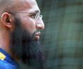 South Africa's Amla steps down from Test captaincy