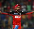 Kohli set to play vs KXIP despite split webbing