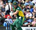 De Villiers passes milestone as South Africa crush NZ