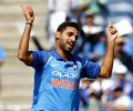 Bhuvneshwar best bowler in the death overs, says Dhawan