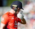 Morgan laments batting collapse, says England were 20-30 runs short