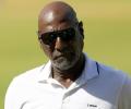 Viv Richards fine after falling ill on pre-Test show