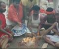 PIX: Fans pray for India's win against New Zealand