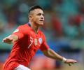 Football Extras: Sanchez takes Chile to Copa quarters