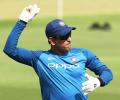 Dhoni injured during net session