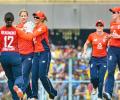 India women lose fourth straight T20I