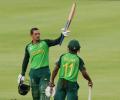 PHOTOS: De Kock steers SA to easy win over England