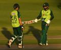 T20 PIX: Pakistan edge out England to draw series