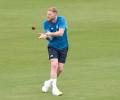 Ashes: Stokes trains along with rest of the England