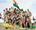 Indian cricketers pay tribute to Kargil war heroes