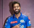 It's Official! Hardik rejoins MI; Green moves to RCB