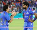 What's Tendulkar Telling Hardik Pandya?