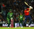 Buttler, Salt power England to big win over Pakistan