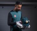 Shan Masood to keep captaincy despite losing streak