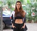 Watch! Esha Gupta's bootylicious workout