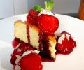 Recipe: Almond cake with strawberries in red wine