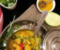 Prawn Recipe: Aam Shorshe Chingri Bhapa