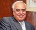 Sibal allays fears of faculty exodus from IITs