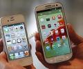 Samsung takes more smartphone market share from Apple