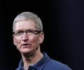 Apple CEO's 2013 pay steady but sees part of stock award shrink