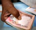 Rupee snaps 2-day losing run, ends up by 7 paise