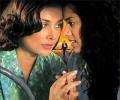 Lisa Ray's lesbian act!