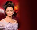 Do you like Aishwarya's new wax figure at Tussauds?