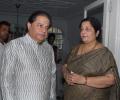 PIX: Bollywood says goodbye to Anup Jalota's wife, Medha