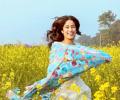 Janhvi Kapoor gets playful in the khet!