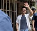 Aamir Steps Out Without His...