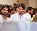 Tearful Mahesh Babu At Father Krishna's Funeral