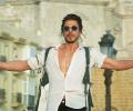 30 SPECTACULAR FRAMES of Shah Rukh Khan