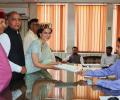 Kangana Files LS Nom; Attacks Congress