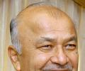 Sushil Kumar Shinde should stay away from TV cameras