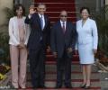 Obama meets Mandela's family in South Africa